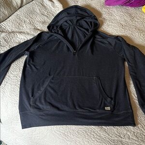 Vuori 1/4 zip light weight hoodie sz M men’s ladies L
